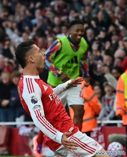 英超冠军赔率：利物浦三连败滑落至第三，阿森纳占据榜首