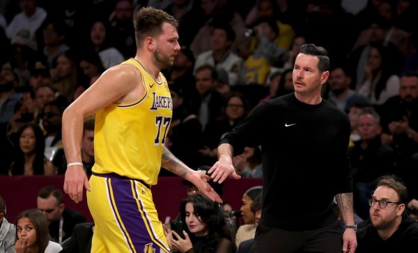 乐鱼体育 大逆转！143-135力克爵士，东西双星刷新历史纪录